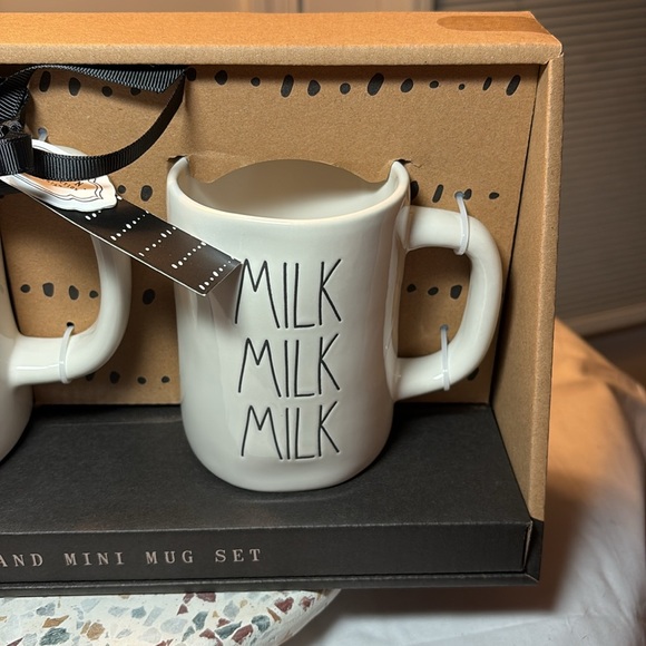 Rae Dunn mom and child mug set - Picture 3 of 3